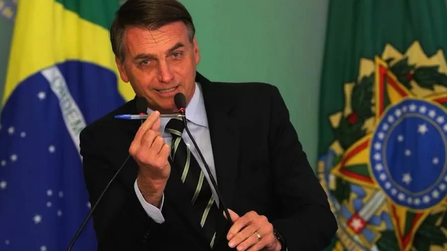 Orçamento confirma entrega da caneta Bic de Bolsonaro ao centrão