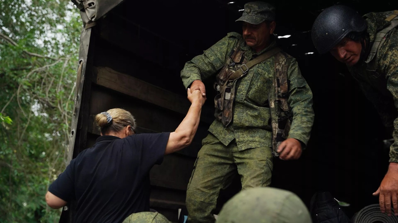Jornalista brasileiro vai a Donbass e relata: ‘População observa forças russas como libertadoras’