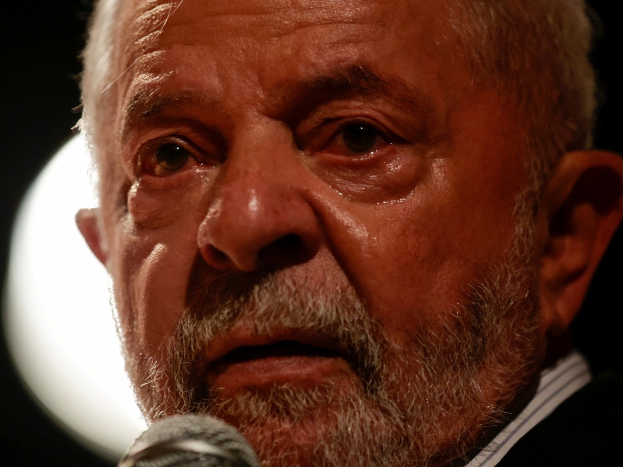 Em discurso, Lula chora ao falar da fome e diz que democracia voltou