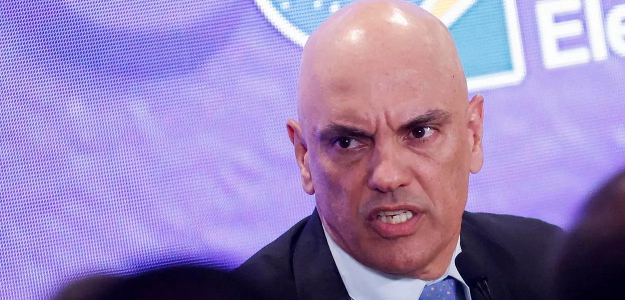 Alexandre de Moraes diz que pedido ‘esdrúxulo’ de Bolsonaro e Valdemar visava estimular atos criminosos