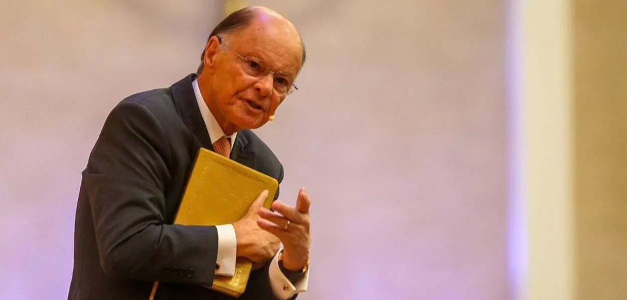 Na calada da noite, Edir Macedo investe milhões em emissora de TV