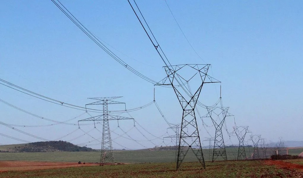Brasil teve 11 ataques contra torres de transmissão de energia desde 8 de janeiro, segundo Aneel