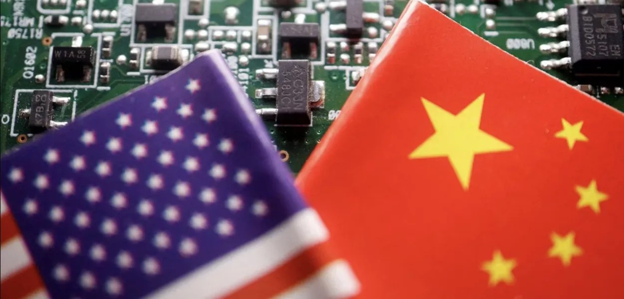 China alerta EUA sobre restrição à venda de metais para chips: “é apenas o começo”