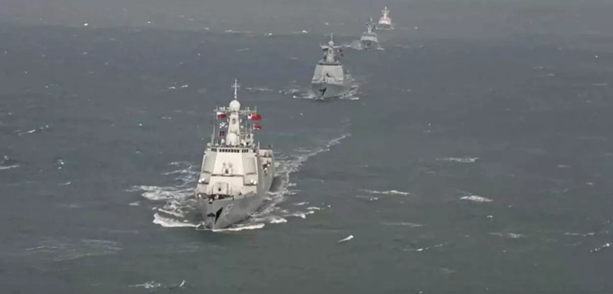 Rússia e China vão organizar manobras conjuntas no mar do Japão