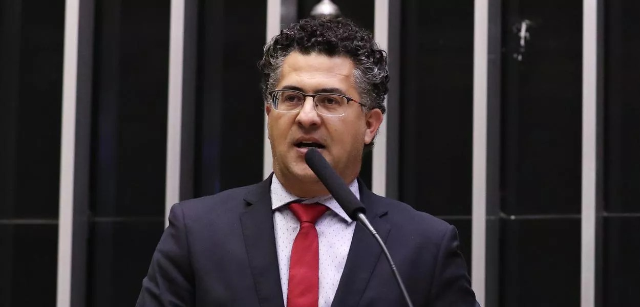 Bancos resistem a projeto que busca limitar juros do cartão de crédito