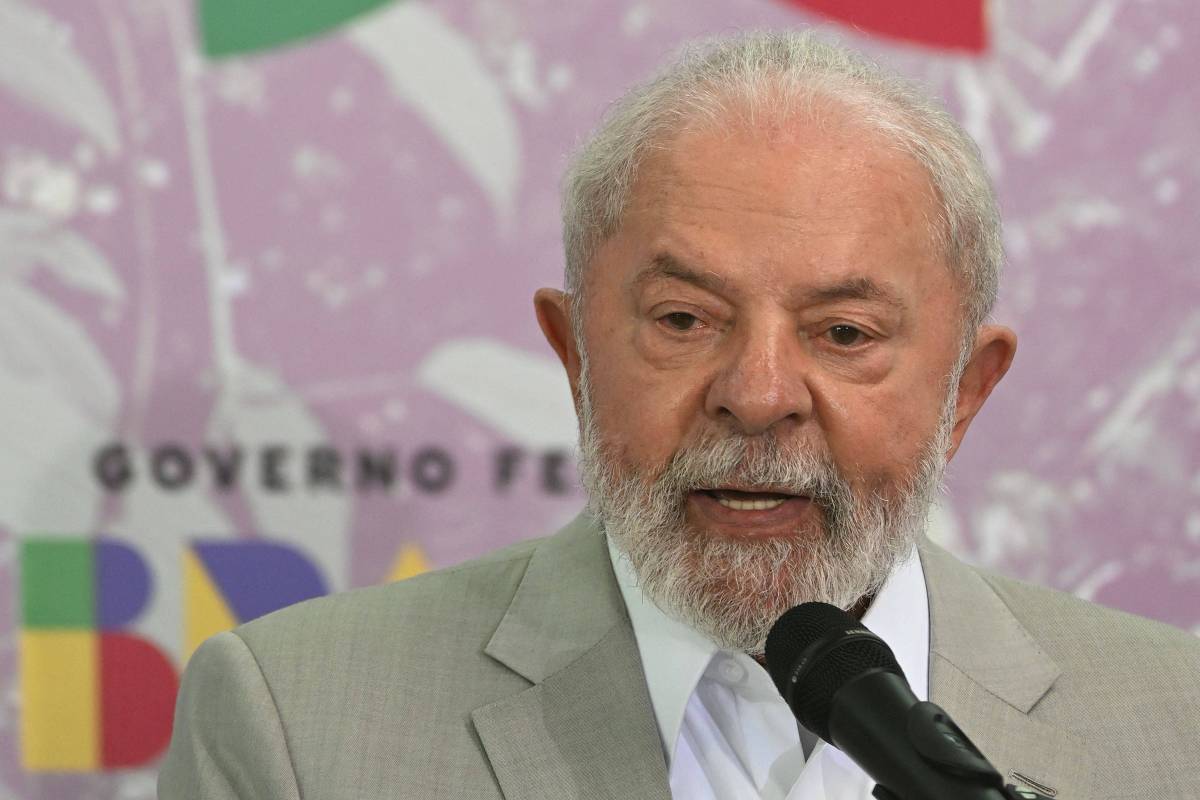 Lula revogou 97 normas de Bolsonaro contra a democracia, diz Fundação Marielle Franco