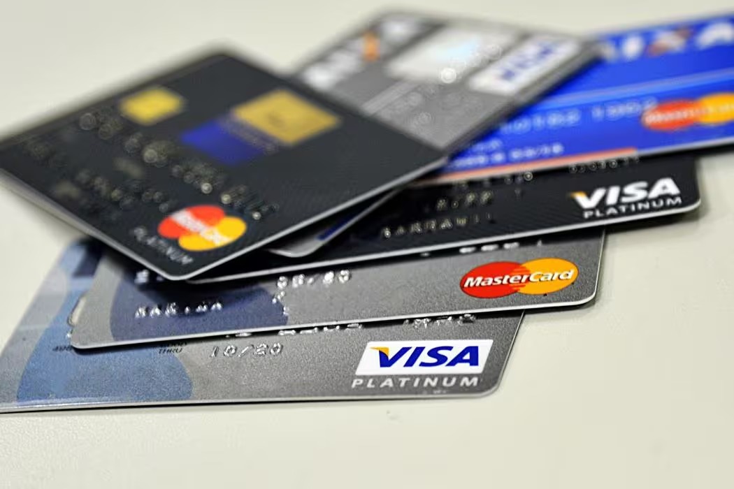 Congresso vai dar prazo para bancos definirem limite para juro do cartão