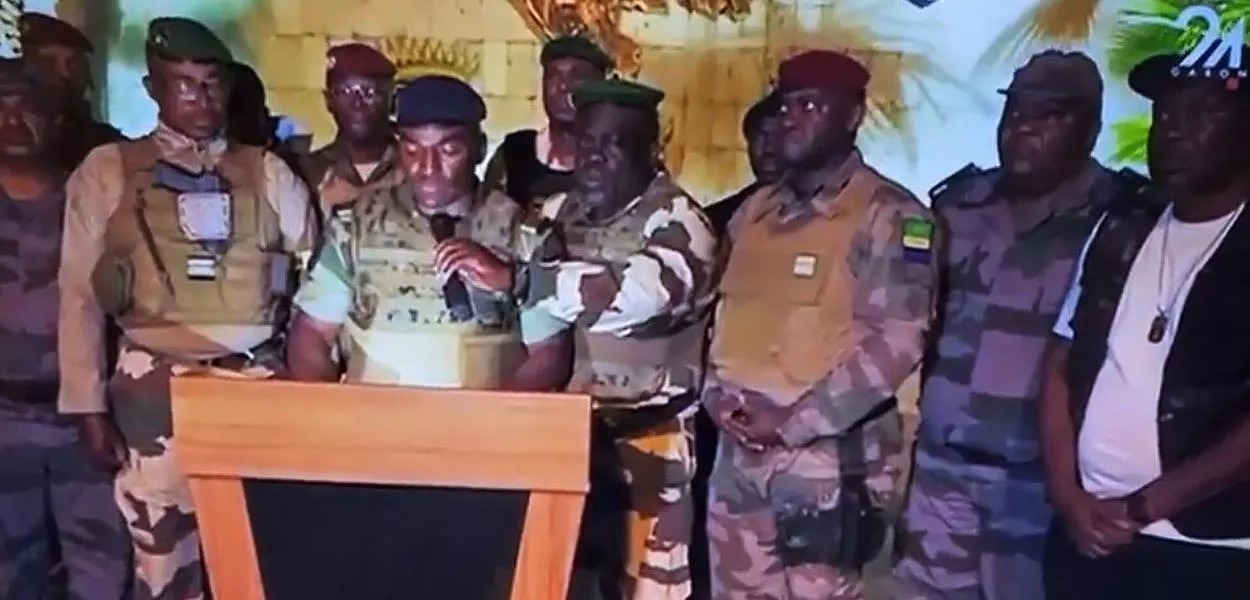 Militares anunciam tomada do poder no Gabão