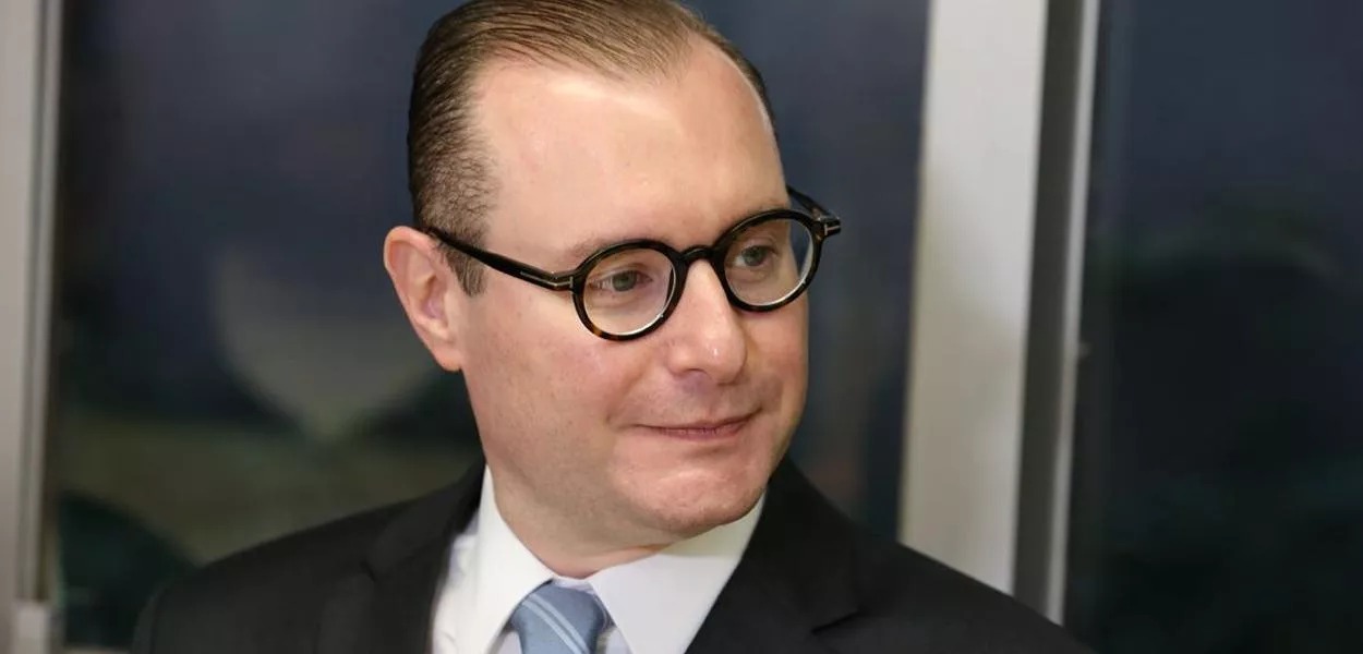 Decisão de Zanin no STF derruba censura à reportagem da Piauí