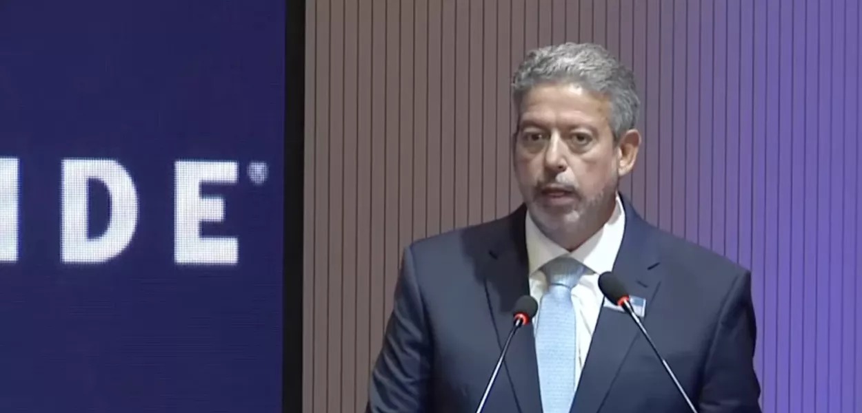 Lira sinaliza que Congresso não vai aprovar taxação de ricos e bilionários