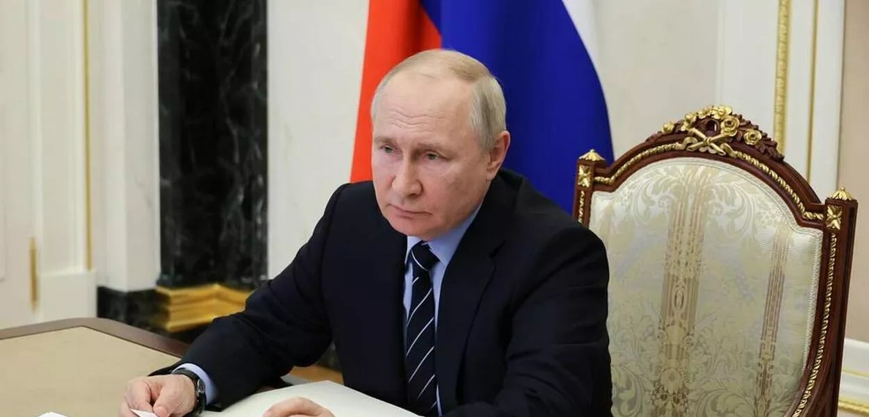 Putin afirma que economia global segue mudando, enquanto o Ocidente viola o sistema de laços financeiros