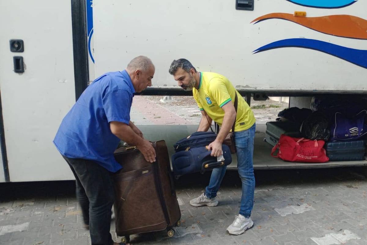 Brasileiros chegam ao sul de Gaza após dia de tensão