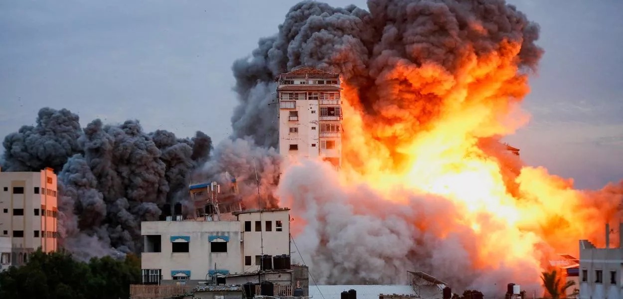 Israel diz ter retomado territórios e anuncia “bloqueio total” a Gaza