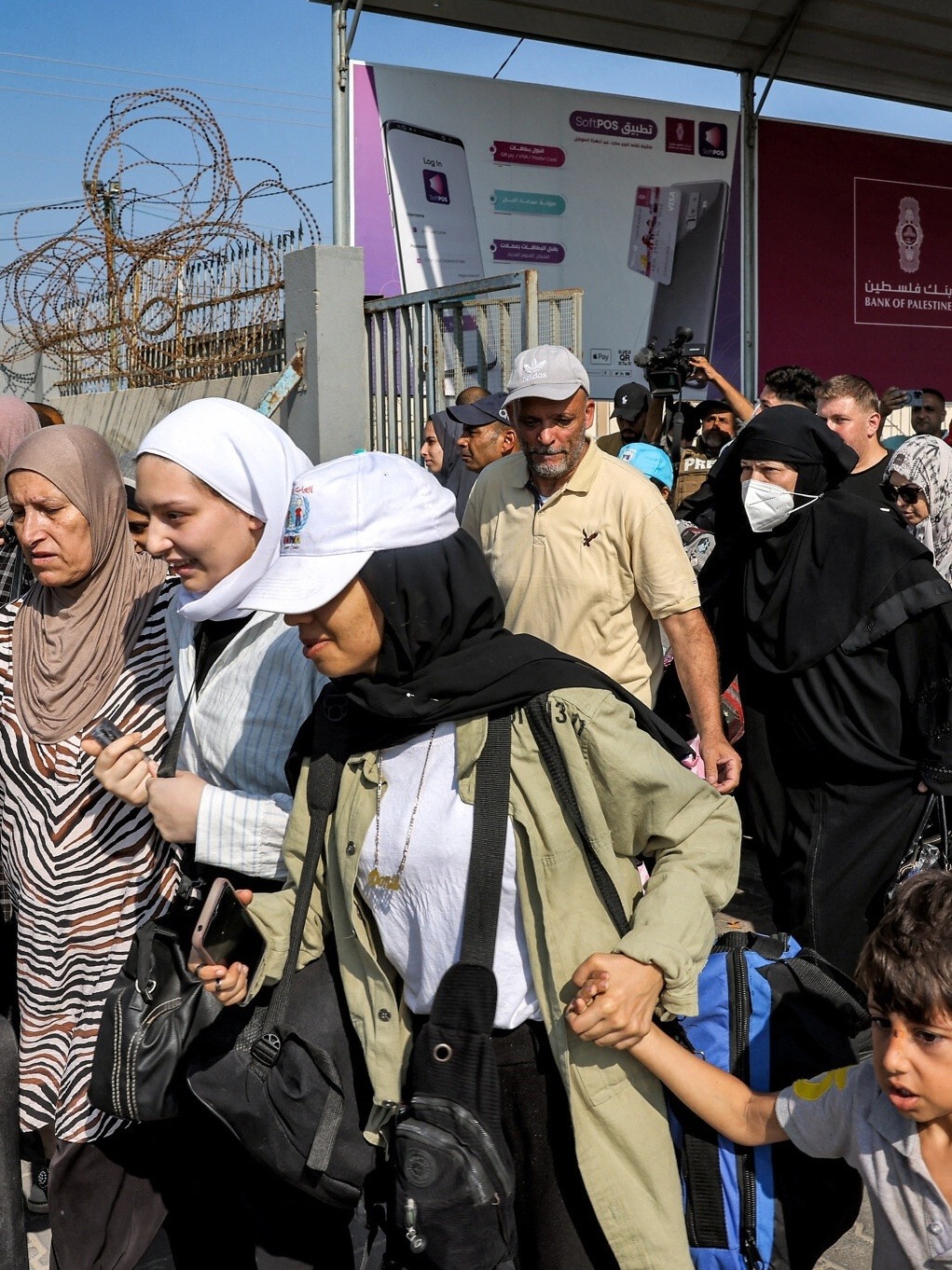 Fronteira de Rafah com Egito é aberta para saída de estrangeiros de Gaza